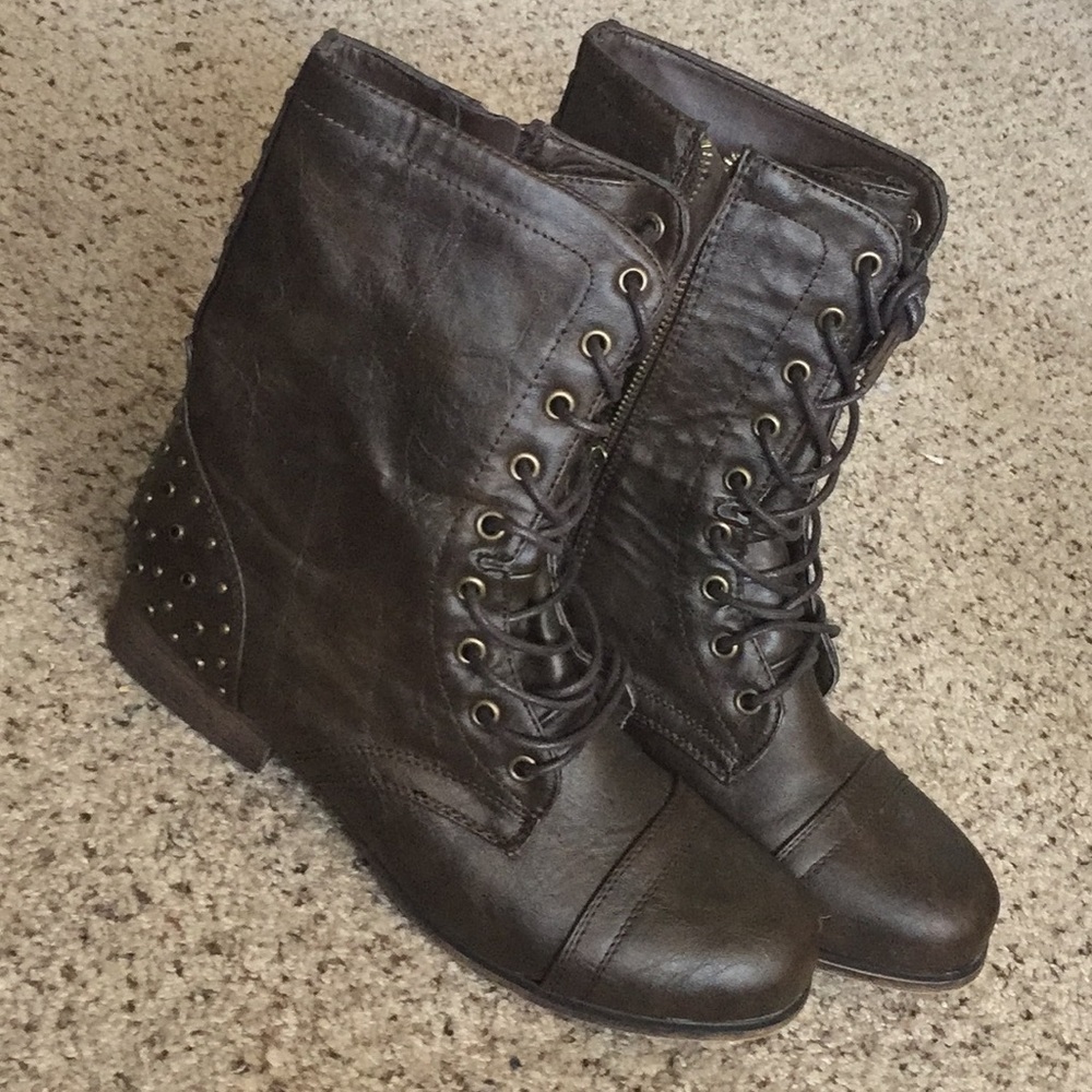 🔥Zip up leather studded boots